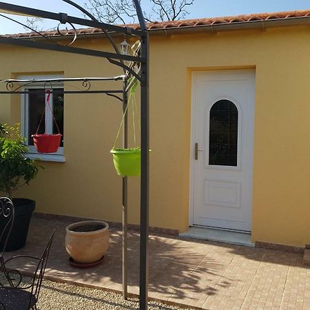 Apartamento 19 Rue du Cadran Montmorillon Exterior foto