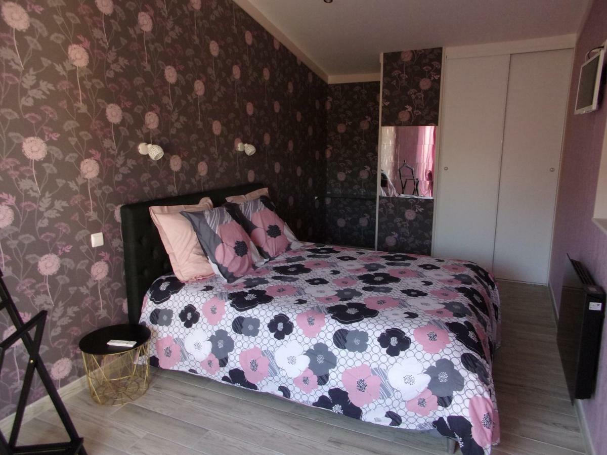 Apartamento 19 Rue du Cadran Montmorillon Exterior foto